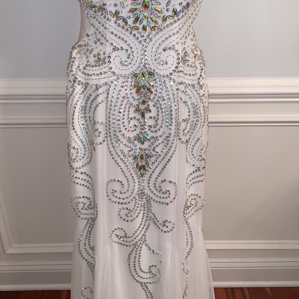 Sean Collection Rhinestone & Sequin Open Back Whi… - image 3